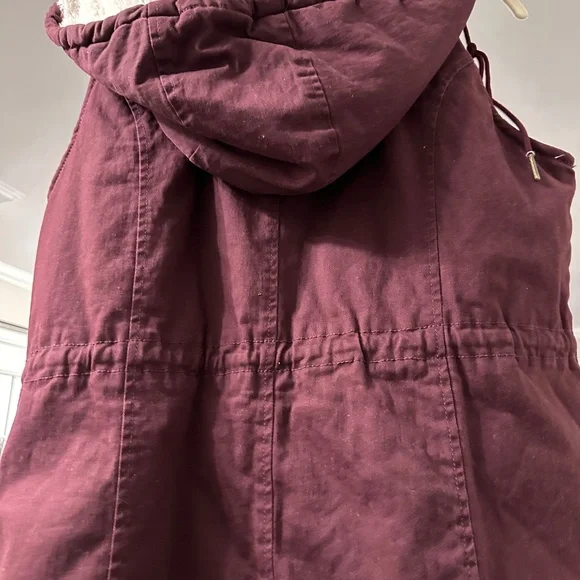 Market and spruce women’s Vest - Picture 2 of 2